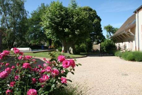 La Fontenelle - Lovely Holiday House With Swimming Pool Cuisery Esterno foto